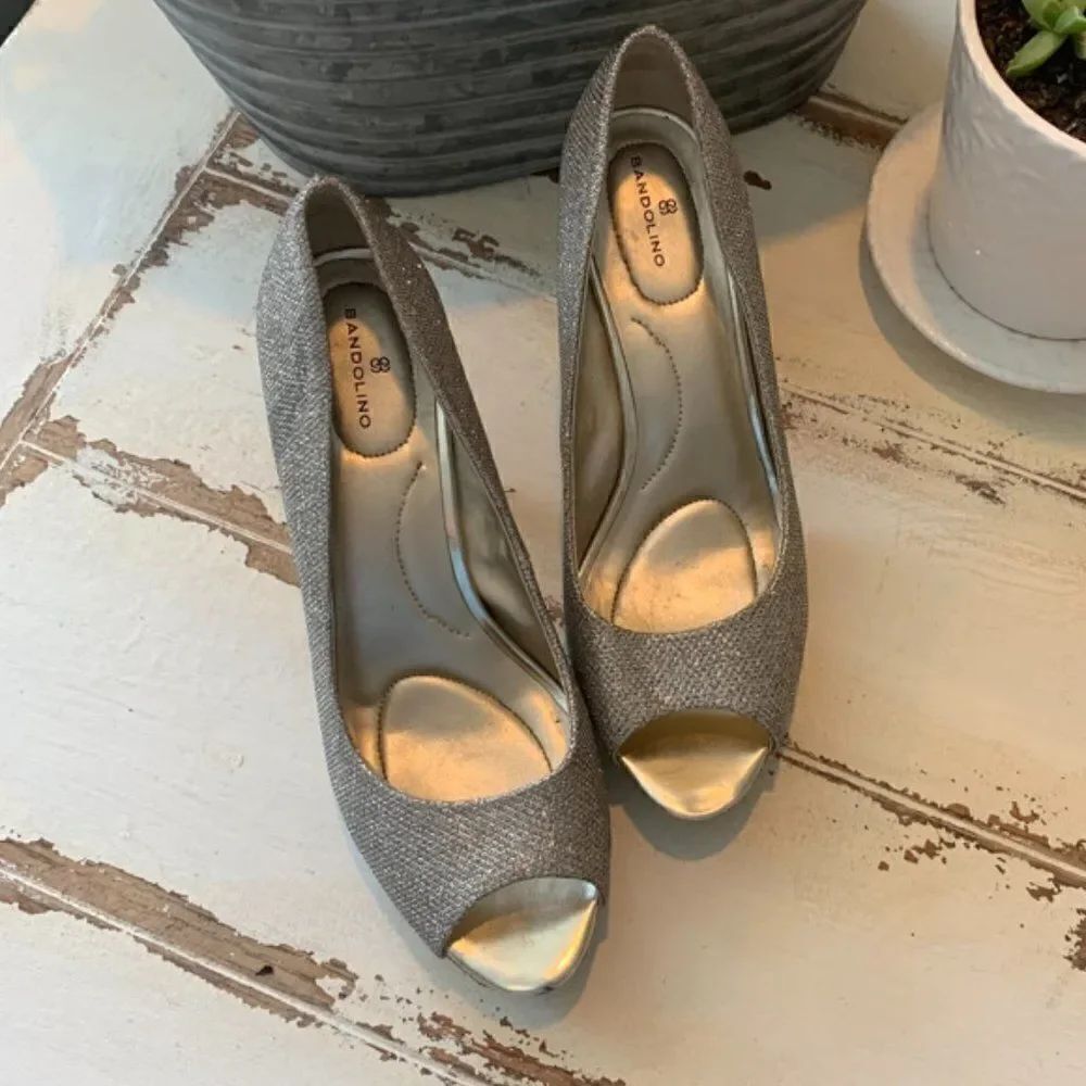 Bandolino Peep Toe Heel